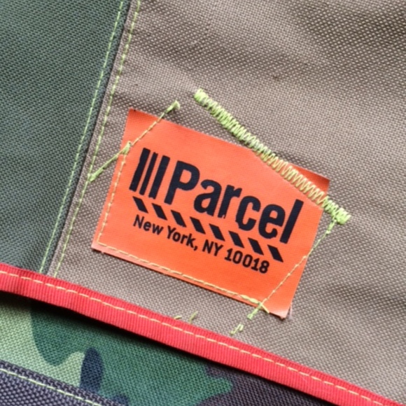 *SOLD!* Parcel Camo/Orange/Yellow Messenger Bag - Picture 6 of 8